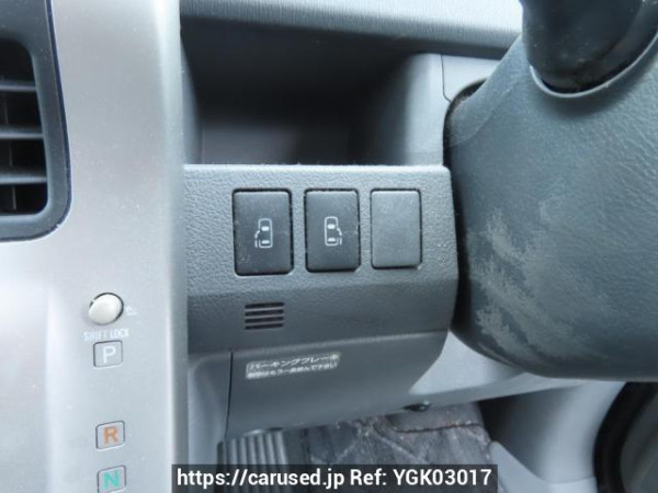 Used 2007 AT toyota noah ZRR70G Image[32]