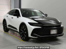 Toyota Crown Crossover TZSH35