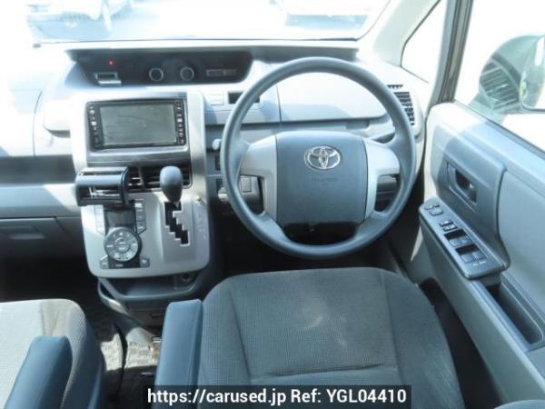 Used 2007 AT toyota voxy ZRR70G Image[25]
