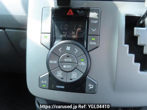 Used 2007 AT toyota voxy ZRR70G Image[29]