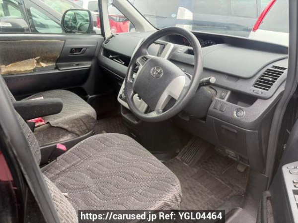 Used 2010 AT toyota noah ZRR70G Image[12]