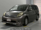 Toyota Isis ANM10W