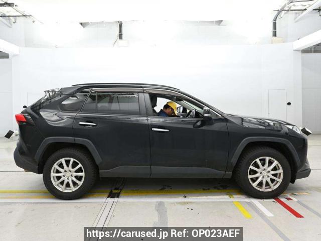 Buy Used 2021 Toyota RAV4 MXAA54 (OP023AEF) - Carused.jp