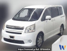 Toyota Noah ZRR70W