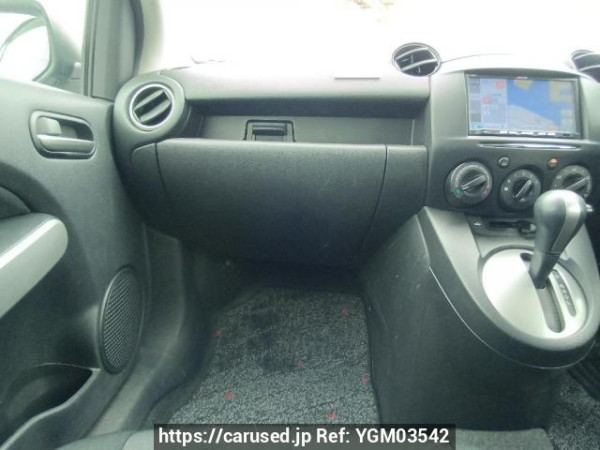 Used 2013 AT mazda demio DE3FS Image[17]