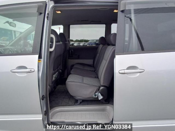 Used 2004 AT toyota noah AZR60G Image[16]