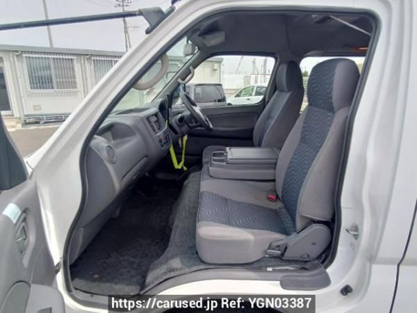 Used 2004 AT nissan caravan-van DWGE25 Image[14]
