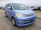Toyota Noah AZR60G