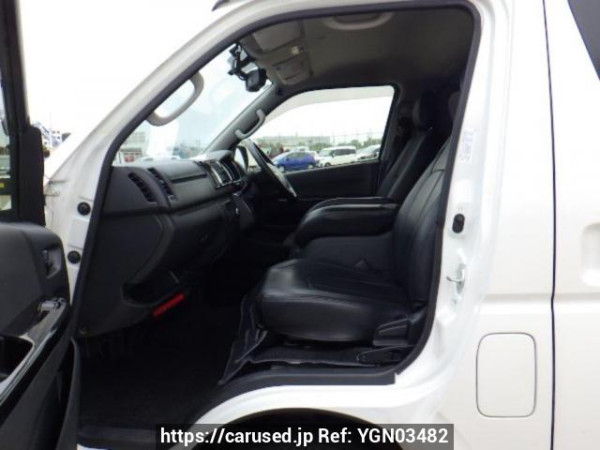 Used 2017 AT toyota regiusace-van KDH201V Image[12]