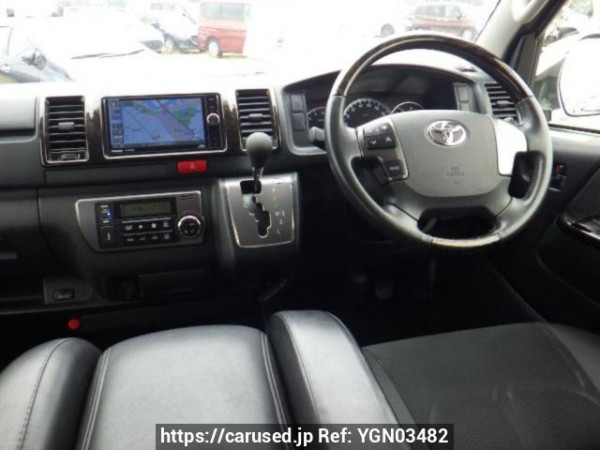 Used 2017 AT toyota regiusace-van KDH201V Image[18]