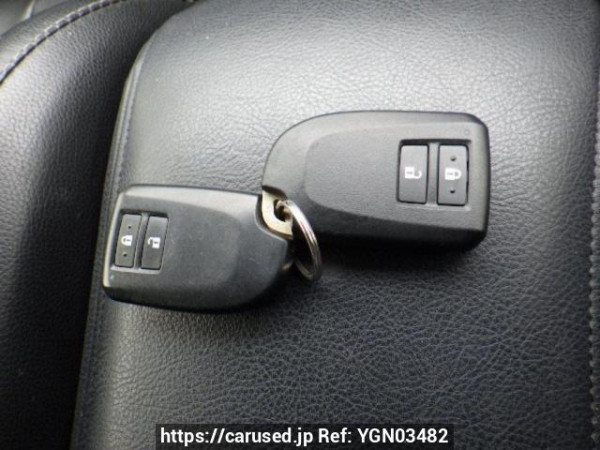 Used 2017 AT toyota regiusace-van KDH201V Image[24]