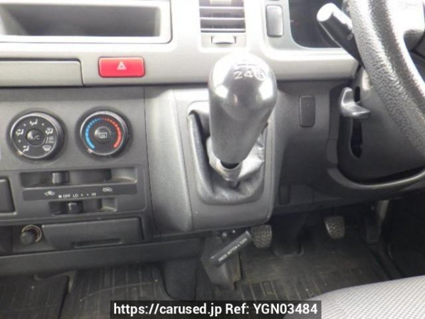 Used 2005 MT toyota hiace-van KDH200V Image[19]