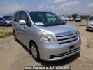 Toyota Noah ZRR70G