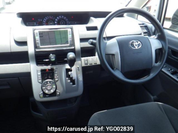Used 2008 AT toyota noah ZRR70G Image[20]