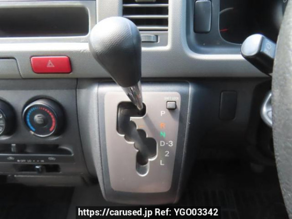 Used 2006 AT toyota regiusace-van KDH200V Image[20]