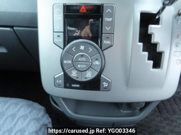 Used 2009 AT toyota voxy ZRR70G Image[31]