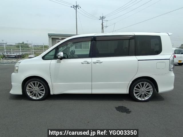 Buy Used 2010 Toyota Voxy ZRR70W (YGO03350) - Carused.jp