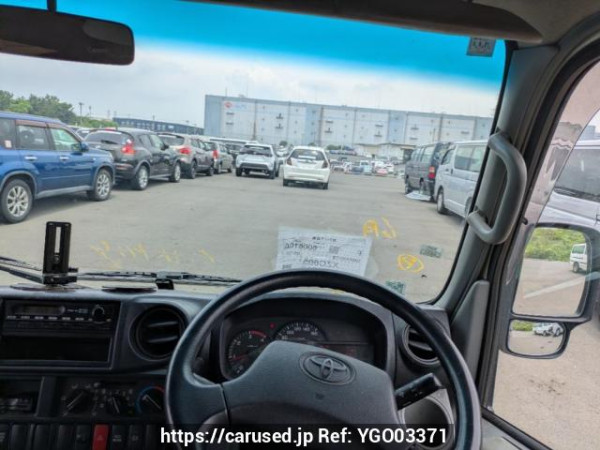 Used 2012 MT toyota toyoace-route-van XZC605V Image[16]