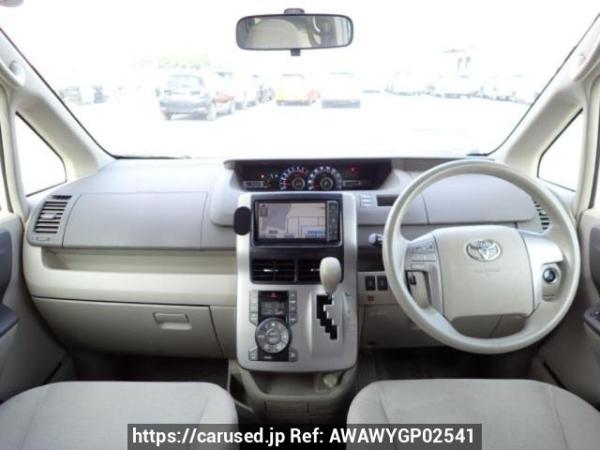 Used 2010 AT toyota noah ZRR70G Image[17]