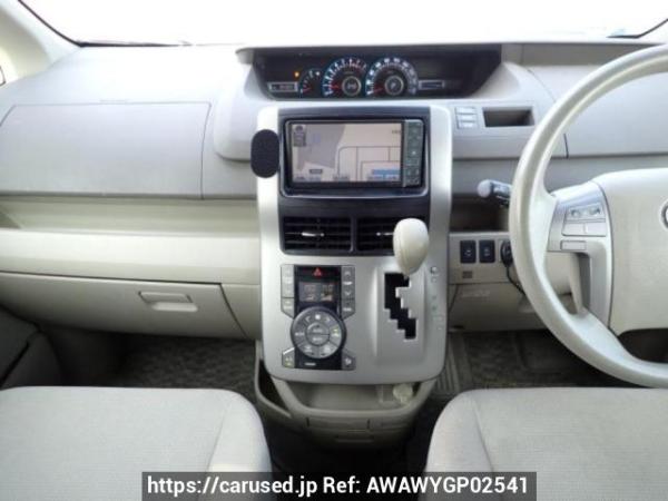Used 2010 AT toyota noah ZRR70G Image[20]