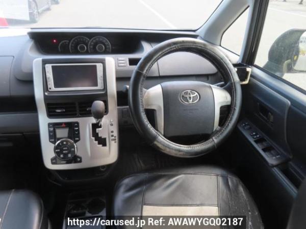 Used 2010 AT toyota voxy ZRR70G Image[24]