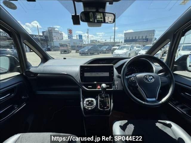 Buy Used 2021 Toyota Voxy ZRR80W (SP044E22) - Carused.jp