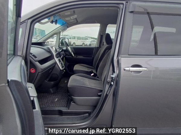 Used 2010 AT toyota noah ZRR70G Image[14]