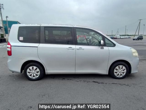 Used 2010 AT toyota noah ZRR70G Image[7]