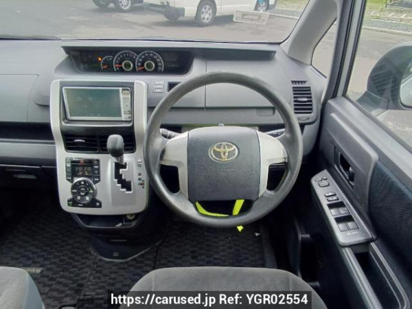 Used 2010 AT toyota noah ZRR70G Image[19]