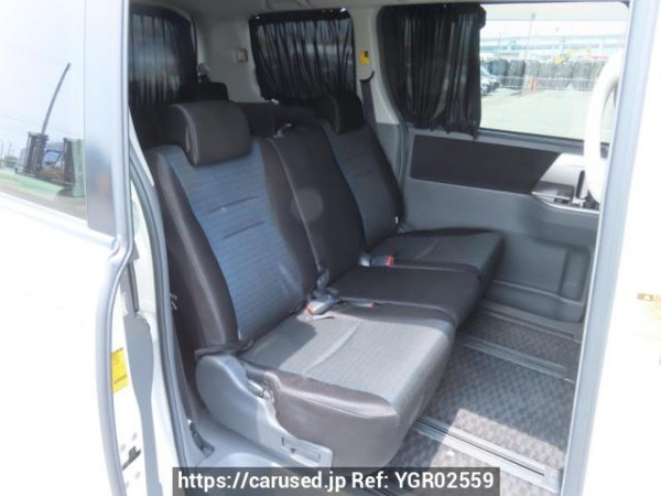 Used 2009 AT toyota voxy ZRR70W Image[17]