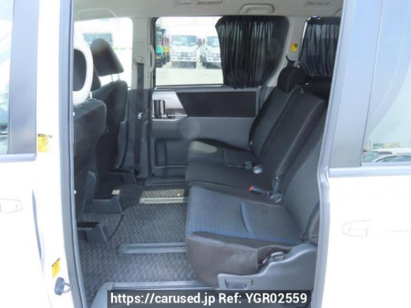 Used 2009 AT toyota voxy ZRR70W Image[18]