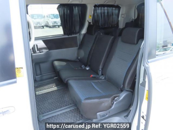 Used 2009 AT toyota voxy ZRR70W Image[19]