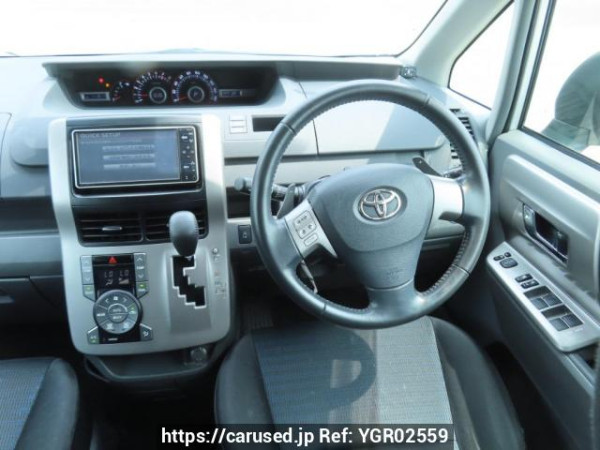 Used 2009 AT toyota voxy ZRR70W Image[24]