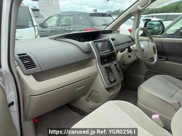 Used 2007 AT toyota noah ZRR70G Image[10]