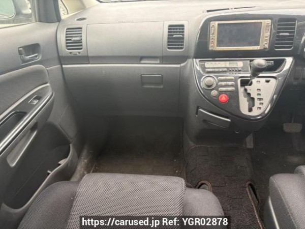 Used 2004 AT toyota wish ZNE10G Image[18]