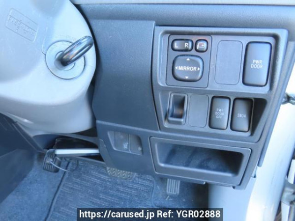 Used 2005 AT toyota sienta NCP81G Image[31]