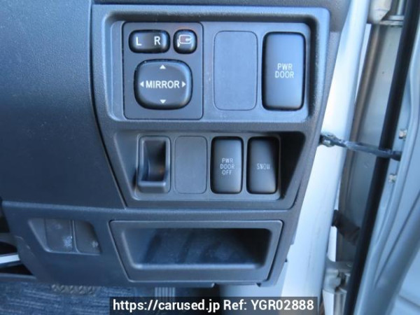 Used 2005 AT toyota sienta NCP81G Image[32]