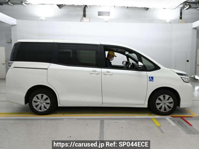 Buy Used 2019 Toyota Voxy ZRR80Gｶｲ (SP044ECE) - Carused.jp