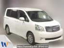 Toyota Noah ZRR70G