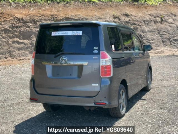 Used 2007 AT toyota noah ZRR75W Image[6]