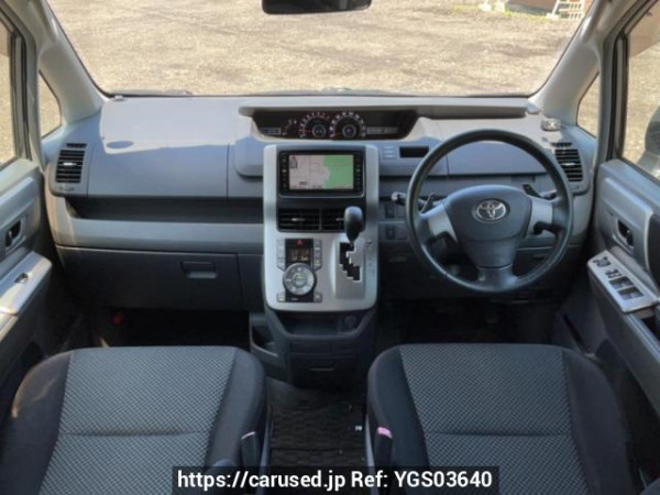Used 2007 AT toyota noah ZRR75W Image[17]