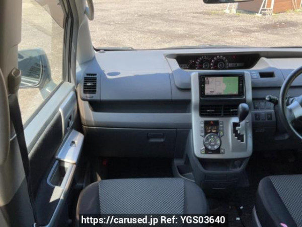 Used 2007 AT toyota noah ZRR75W Image[18]