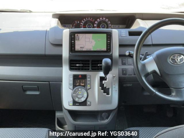 Used 2007 AT toyota noah ZRR75W Image[22]