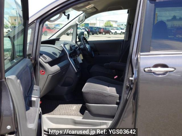 Used 2009 AT toyota noah ZRR75G Image[12]