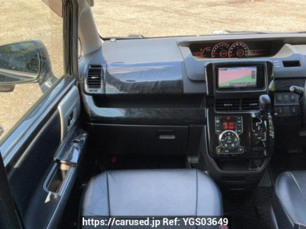 Used 2010 AT toyota noah ZRR75W Image[18]