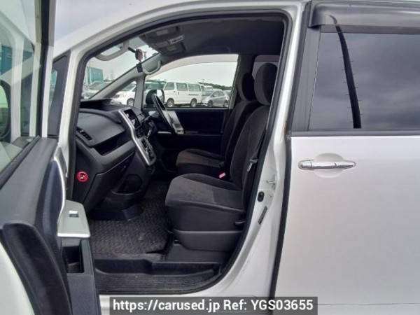 Used 2012 AT toyota noah ZRR70G Image[13]
