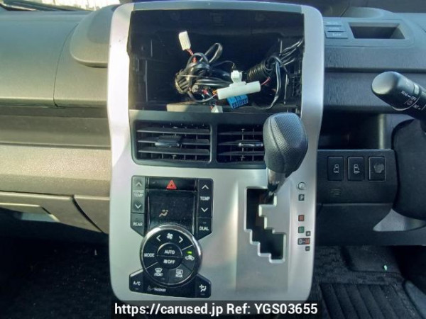 Used 2012 AT toyota noah ZRR70G Image[19]