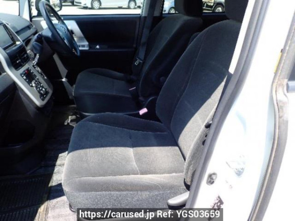 Used 2011 AT toyota noah ZRR70G Image[11]