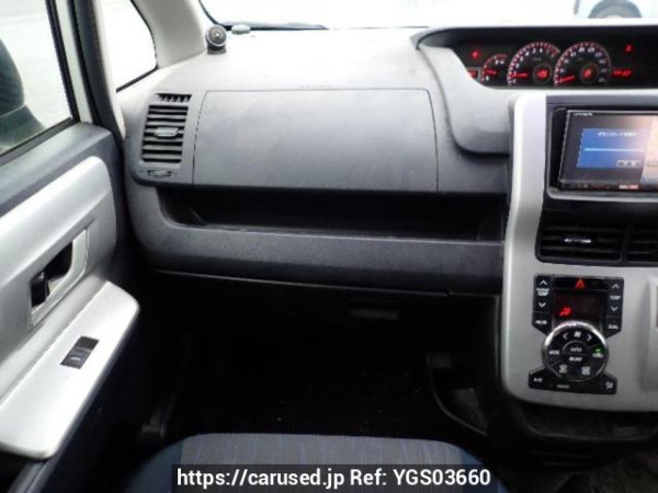 Used 2010 AT toyota noah ZRR70W Image[16]