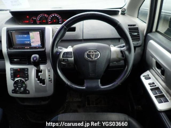 Used 2010 AT toyota noah ZRR70W Image[17]